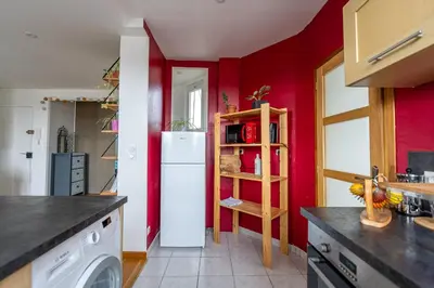 Cuisine ou kitchenette dans l'établissement Le St Jacques 360 - CALME - WIFI Fibre Très Haut Débit - Lumineux - Proche Gare PIRMIL