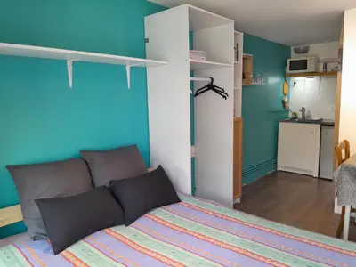 Cuisine ou kitchenette dans l'établissement Studio avec terrasse