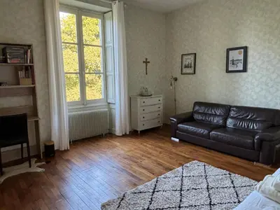 Coin salon dans l'établissement Manoir au cœur de la campagne angevine