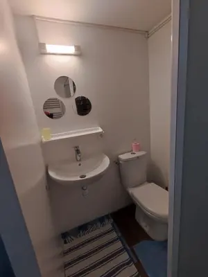 Salle de bains dans l'établissement Gîte meublé 10 personnes