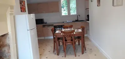 Cuisine ou kitchenette dans l'établissement Gîte du Château des Bretonnières sur Vie