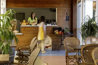 Restaurant ou autre lieu de restauration dans l'établissement Camping La Davière Plage - Maeva
