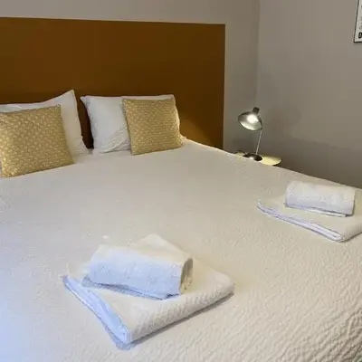 Lalberome Appartement Golden Cholet centre Parking prive Wifi