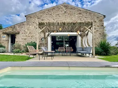 Piscine de l'établissement Demeure avec piscine ou située à proximité