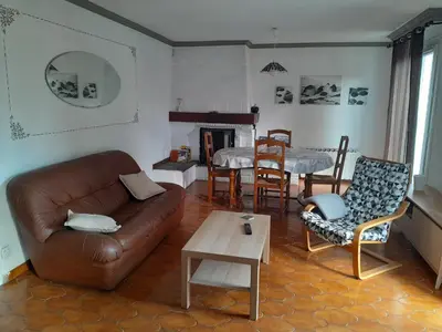 Coin salon dans l'établissement Le gîte de l'Ecureuil - 4 personnes