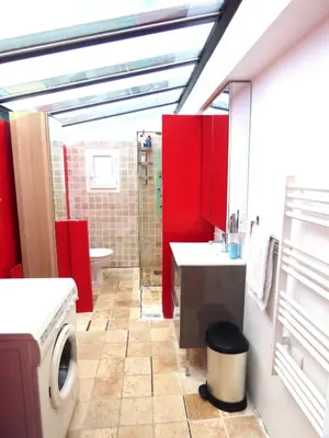 Salle de bains dans l'établissement charmante maisonnette a 400m de la plage
