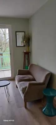 Coin salon dans l'établissement joli appartement bord de mer