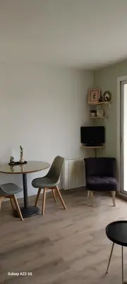 Coin salon dans l'établissement joli appartement bord de mer