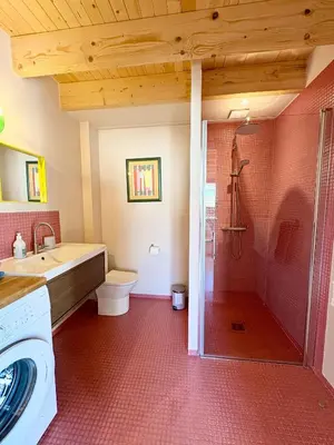 Salle de bains dans l'établissement La Cabane des Embruns - Plages & Thalasso à pied