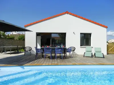 Piscine de l'établissement Maison 6 avec piscine chauffée à St-Hilaire ou située à proximité