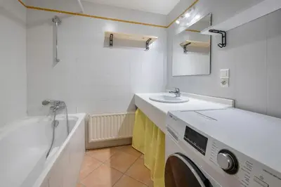 Salle de bains dans l'établissement Maison pour 12 - Vue mer - Plage à La Bernerie