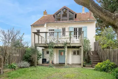 Jardin de l'établissement Maison pour 12 - Vue mer - Plage à La Bernerie