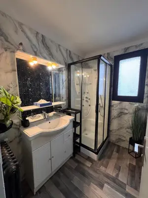 Salle de bains dans l'établissement Maison des rivages 3 chambres