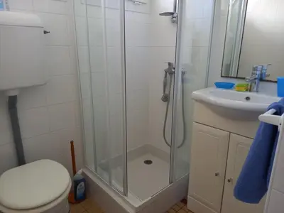 Salle de bains dans l'établissement Maison de vacances tranquille à Notre-Dame-de-Monts, proche plage, 4 personnes - FR-1-540-312