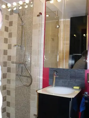Salle de bains dans l'établissement T2 bord de mer