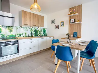 Cuisine ou kitchenette dans l'établissement Apartment Atlantica-1 by Interhome