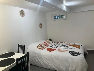 Un ou plusieurs lits dans un hébergement de l'établissement Petite Chambre avec SdB partagée