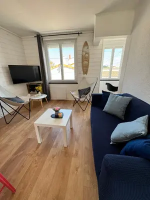 Télévision ou salle de divertissement dans l'établissement Appartement 55 m2 - 2 chambres - avec vue mer