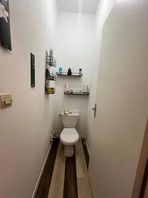 Salle de bains dans l'établissement super T3 - Hypercentre Angers Ralliement