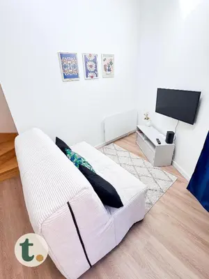 Télévision ou salle de divertissement dans l'établissement Tranquiloue - Petite Maison à 10 min du PuyduFou