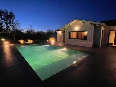 Piscine de l'établissement L'Instant Océan ou située à proximité