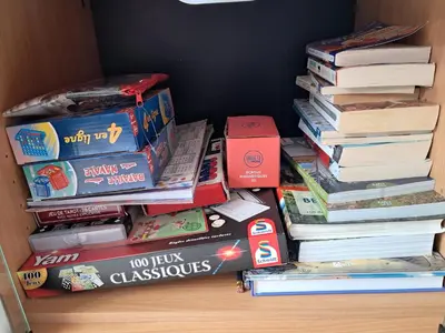 Bibliothèque dans l'appartement