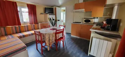 Cuisine ou kitchenette dans l'établissement Camping l'Albatros