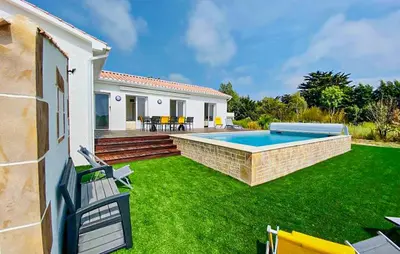 Piscine de l'établissement Villa Avec Piscine Privée ou située à proximité