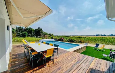 Piscine de l'établissement Villa Avec Piscine Privée ou située à proximité