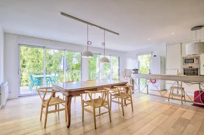 Cuisine ou kitchenette dans l'établissement Maison 