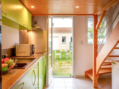 Cuisine ou kitchenette dans l'établissement Holiday Home Ker Zelia by Interhome
