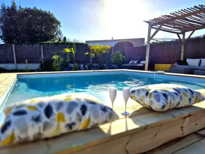 Piscine de l'établissement Villa de charme SPA - Piscine - Etang ou située à proximité