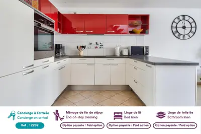 Cuisine ou kitchenette dans l'établissement Maison moderne à 80m de la plage - 6 personnes
