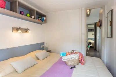 Coin salon dans l'établissement Camping Château La Forêt