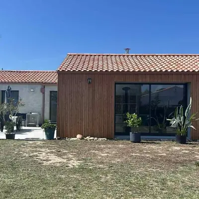 Charmante Maison Rénovée Proche Plage et Forêt avec Jardin - FR-1-652-57