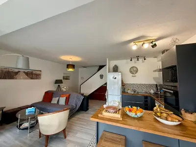 Cuisine ou kitchenette dans l'établissement Maison avec jardinet proche plage et parking - FR-1-652-58