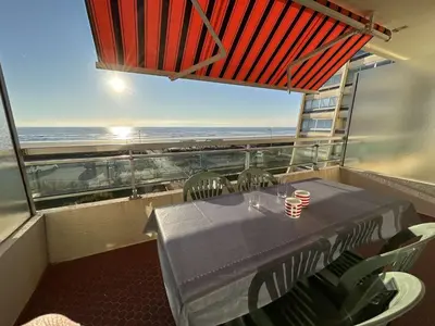 Balcon ou terrasse dans l'établissement Studio confortable face mer avec garage privé, Saint-Hilaire-de-Riez - FR-1-224C-336