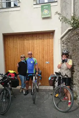 Vélo sur le terrain de l'établissement Loire Escale ou dans les environs