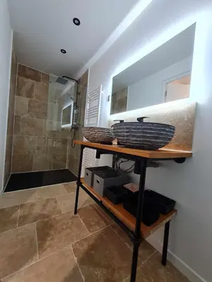 Salle de bains dans l'établissement Les Voiles Blanches, T3 neuf de 53 m2