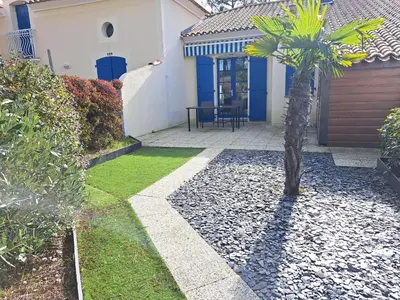 Jardin de l'établissement Maison charmante proche pistes cyclables, animaux admis - FR-1-323-567
