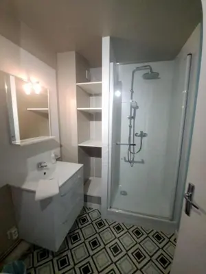 Salle de bains dans l'établissement 3 Rois - Joli studio 2 pers