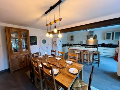Cuisine ou kitchenette dans l'établissement A 9 min du 