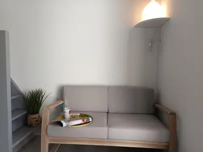 Coin salon dans l'établissement Maison cosy avec terrasse et accès piscine, Notre-Dame-de-Monts - 4 pers - FR-1-540-316