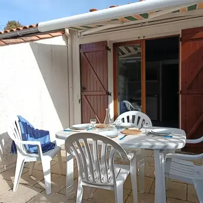 Maison cosy avec terrasse et accès piscine