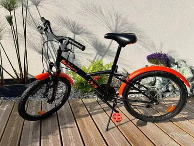 Vélo sur le terrain de l'établissement Sweet Home Two ou dans les environs
