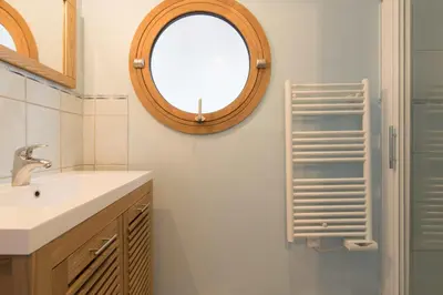 Salle de bains dans l'établissement La Préfaillaise - 800m plage - Parking