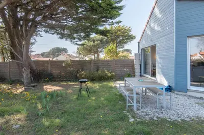 Jardin de l'établissement La Préfaillaise - 800m plage - Parking