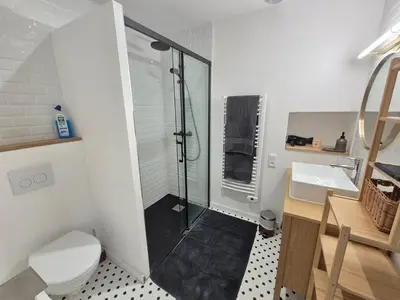 Salle de bains dans l'établissement La maison de Pierre, studio à 20 min du Puy du Fou