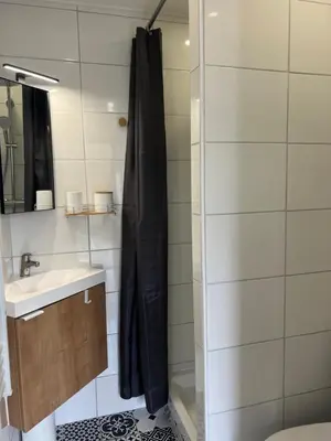 Salle de bains dans l'établissement Chambre indépendante - Les halbrans