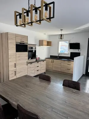Cuisine ou kitchenette dans l'établissement Maison 4 chambres près d Angers et à 500 m de la Loire